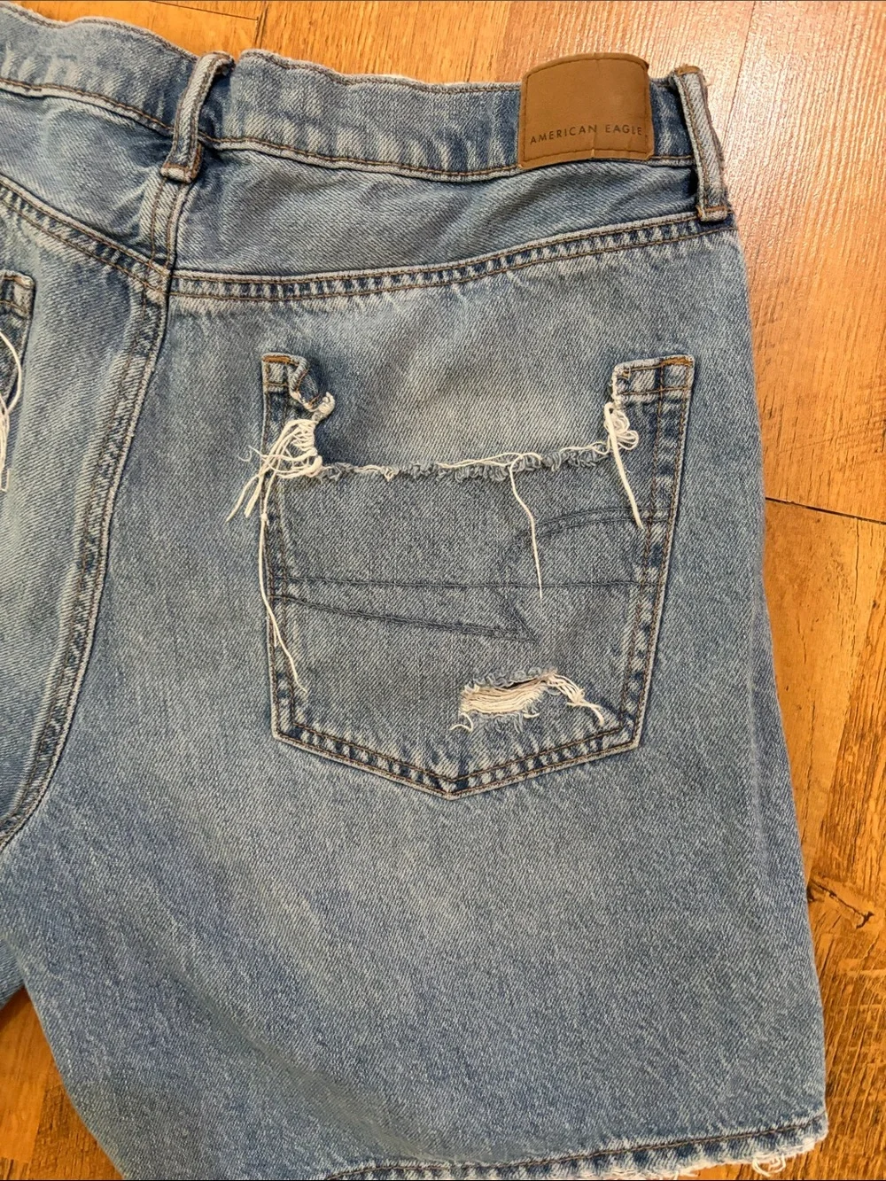 American Eagle Outfitters Light Blue ‘90’s Boyfriend Distressed Shorts Size 14